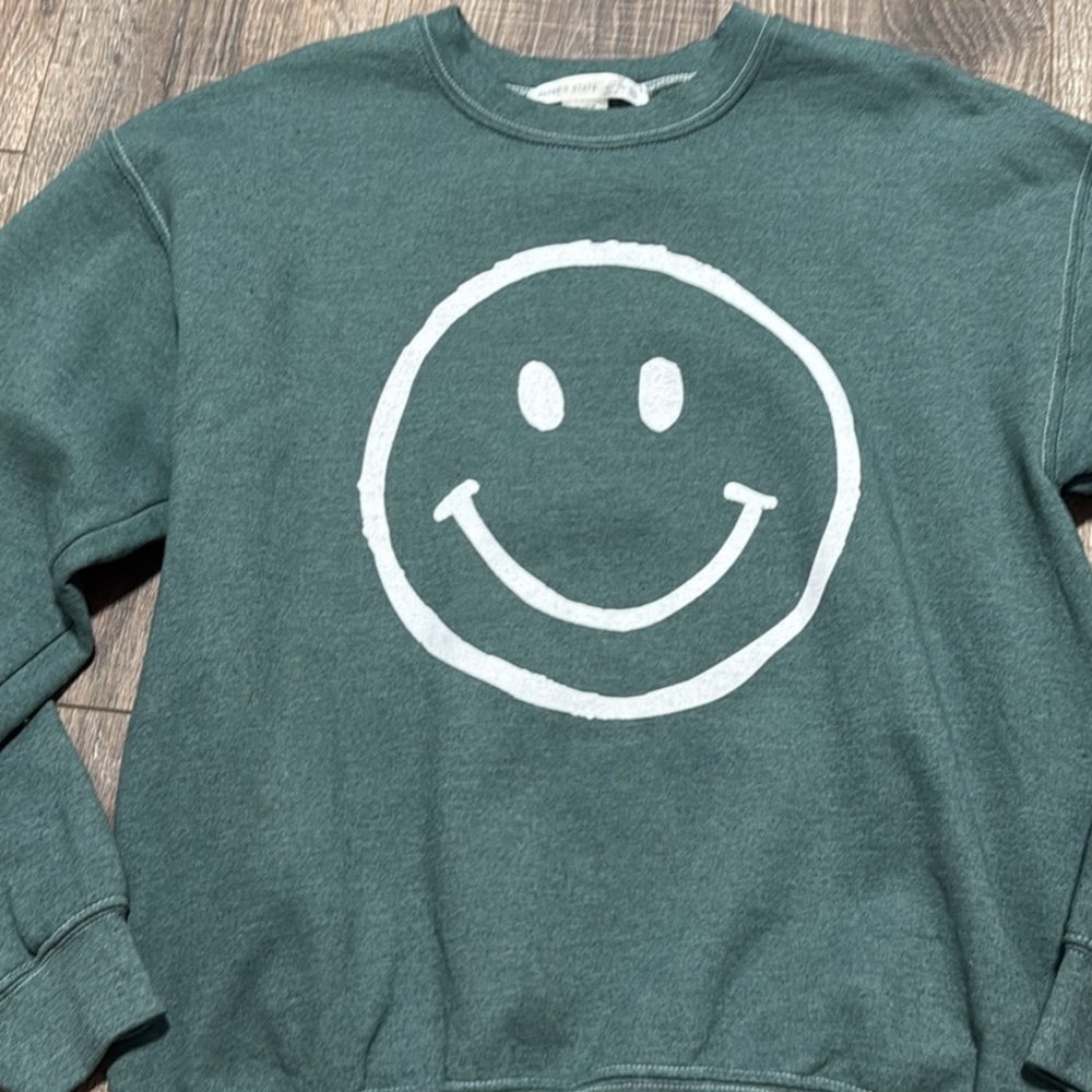 Altered state Women’s Green Smiley Face Sweatshirt